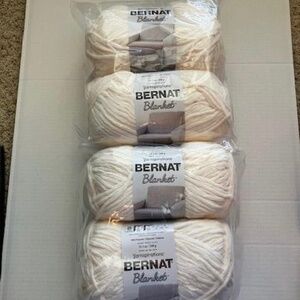 Bernat Blanket Yarn (4 Skeins) Whipped Cream